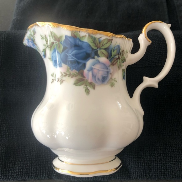 Royal Albert Moonlight Blue Bone China Sugar Bowl and Creamer Set with Gold Trim - Picture 2 of 11